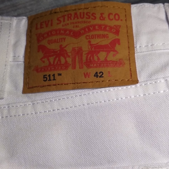 Levi's shorts - Picture 2 of 5